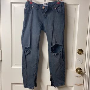 One by one teaspoon Freebirds size 26 distressed jeans low waist 7/3 length